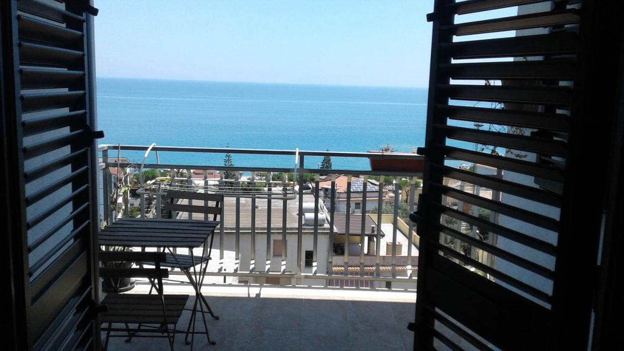 Bed and Breakfast L'Oasi Roseto Capo Spulico Exterior foto